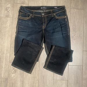 Silver Suki Mid-Rise straight jean. Size 16 Inseam 30"
